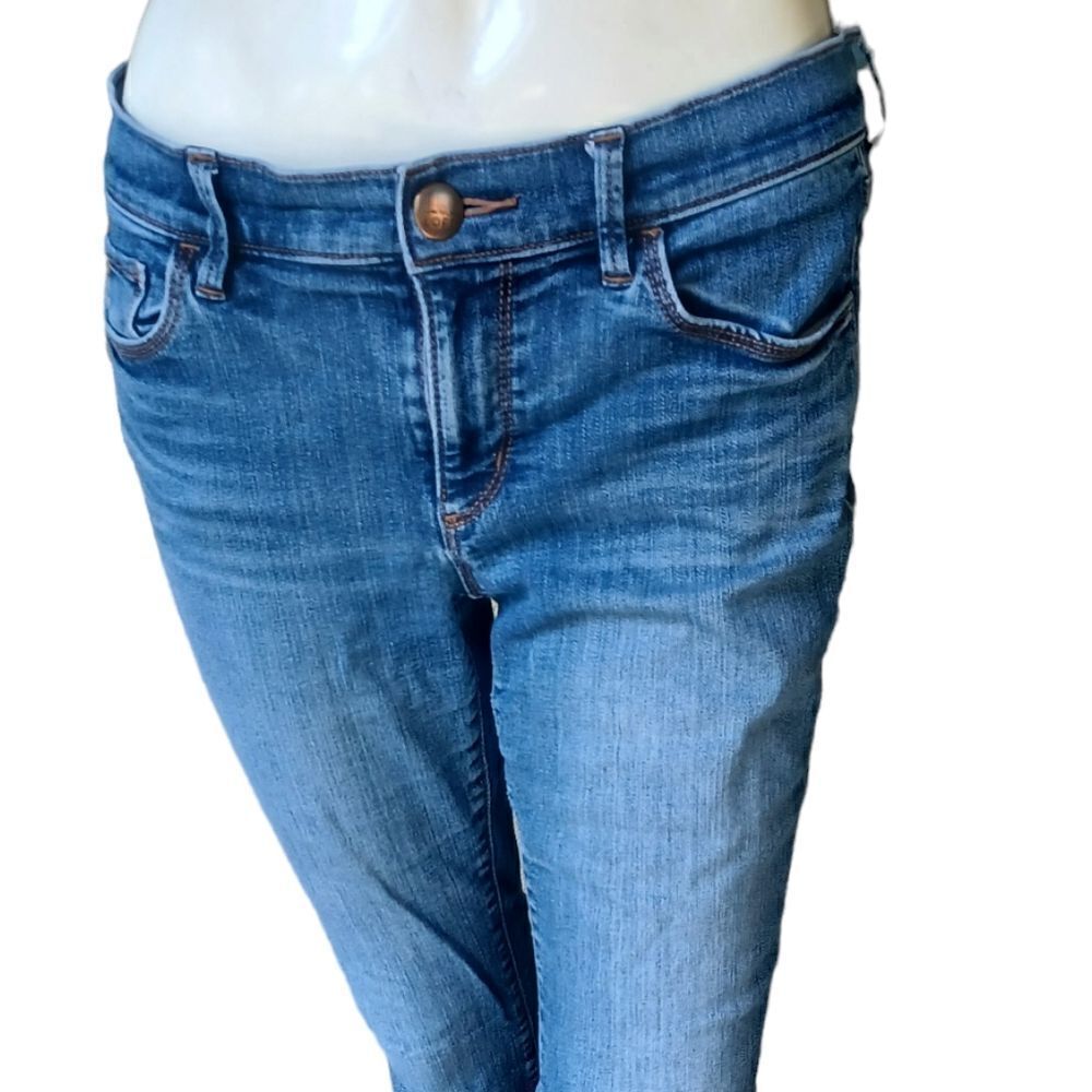 697439.....Ann Taylor Loft Skinny Jeans Size 29/6P, 8" Rise
